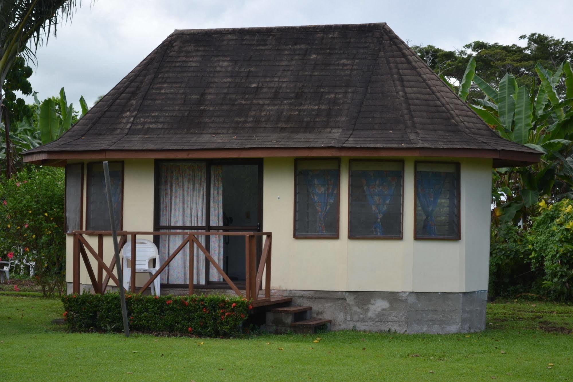The Savaiian Hotel Salelologa Extérieur photo
